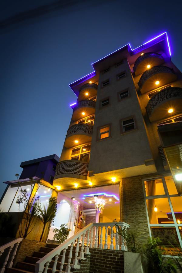 White House Addis Hotel エクステリア 写真