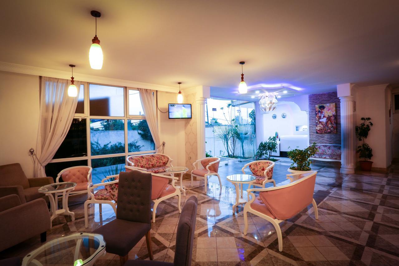 White House Addis Hotel エクステリア 写真
